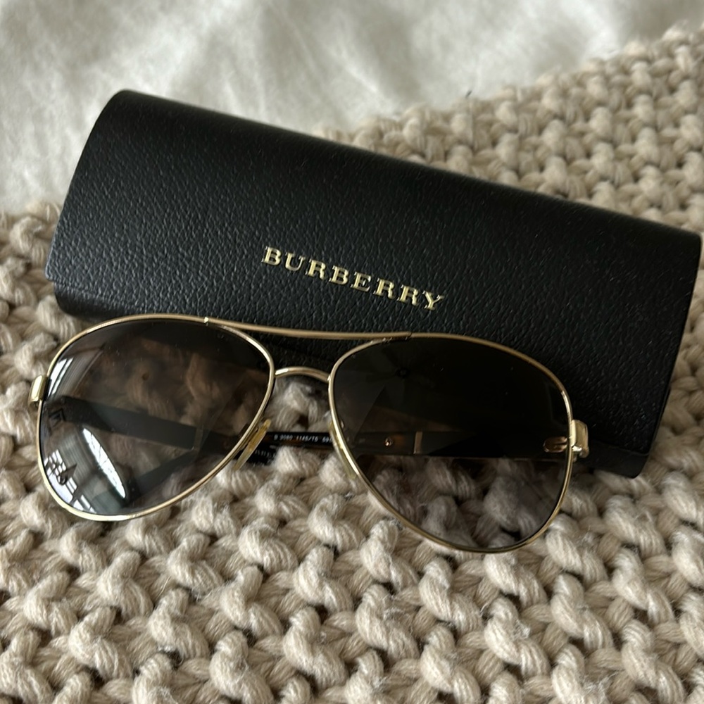 Burberry sunglasses BE3080